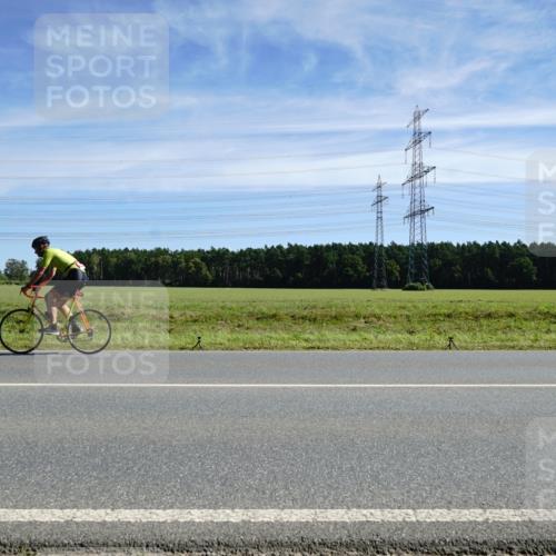 07.09.2025 - 19. Norderstedt Triathlon Michael Burmester http://msf.ph/oto/8842579 07.09.2025 12:31:56 Radfahren 302, 1322, 1339 meine-sportfotos.de