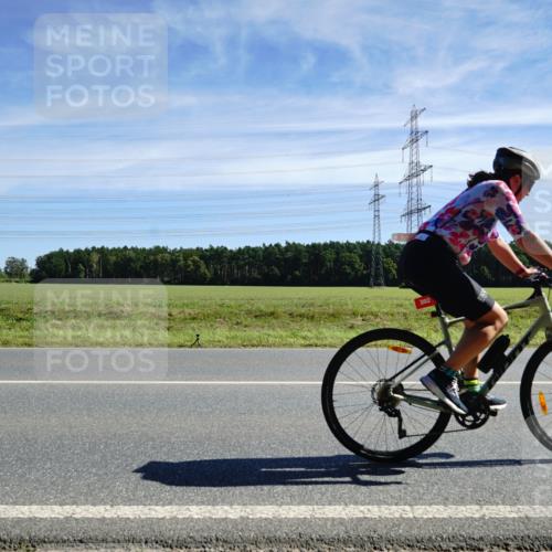 07.09.2025 - 19. Norderstedt Triathlon Michael Burmester http://msf.ph/oto/8842583 07.09.2025 12:31:56 Radfahren 302, 1322, 1339 meine-sportfotos.de
