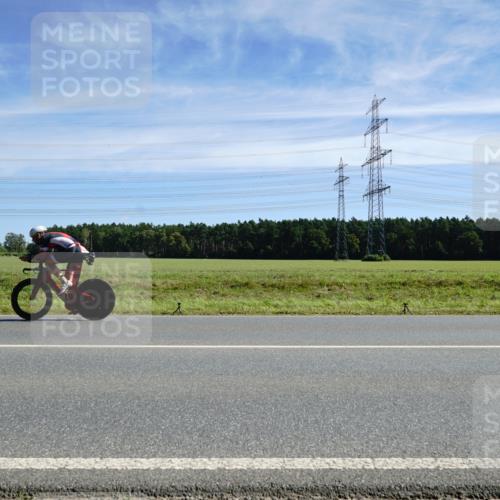 07.09.2025 - 19. Norderstedt Triathlon Michael Burmester http://msf.ph/oto/8842618 07.09.2025 12:32:28 Radfahren 304, 828, 1477 meine-sportfotos.de