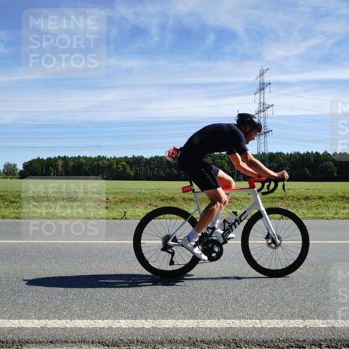 07.09.2025 - 19. Norderstedt Triathlon Michael Burmester http://msf.ph/oto/8842643 07.09.2025 12:32:38 Radfahren 724, 1212 meine-sportfotos.de