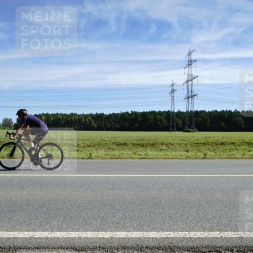 07.09.2025 - 19. Norderstedt Triathlon Michael Burmester http://msf.ph/oto/8842647 07.09.2025 12:32:39 Radfahren 724, 1212 meine-sportfotos.de