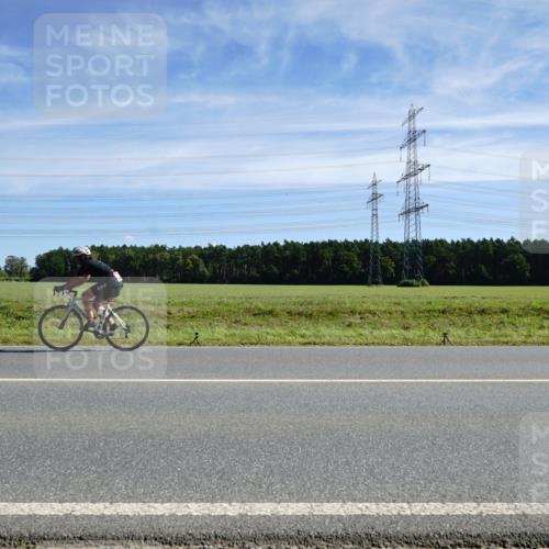 07.09.2025 - 19. Norderstedt Triathlon Michael Burmester http://msf.ph/oto/8842700 07.09.2025 12:33:11 Radfahren 182, 250, 1342 meine-sportfotos.de