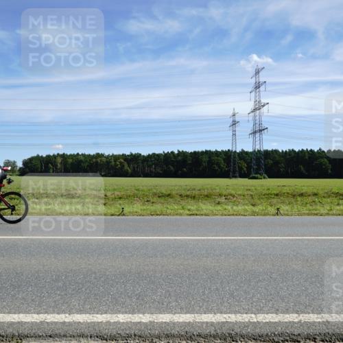 07.09.2025 - 19. Norderstedt Triathlon Michael Burmester http://msf.ph/oto/8843154 07.09.2025 12:36:23 Radfahren 174, 1216 meine-sportfotos.de