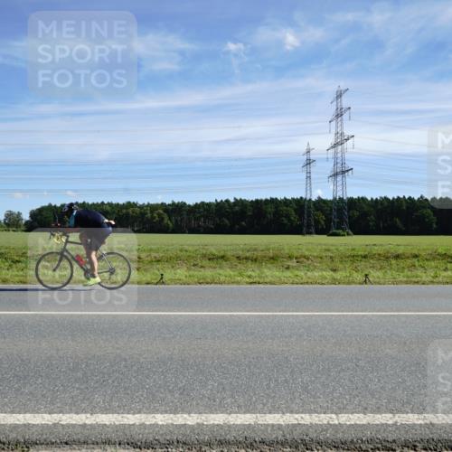 07.09.2025 - 19. Norderstedt Triathlon Michael Burmester http://msf.ph/oto/8843747 07.09.2025 12:39:16 Radfahren 813 meine-sportfotos.de