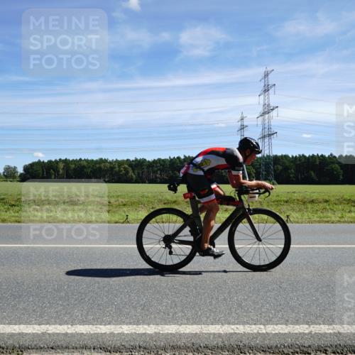 07.09.2025 - 19. Norderstedt Triathlon Michael Burmester http://msf.ph/oto/8843989 07.09.2025 12:42:44 Radfahren 157, 713, 750, 1328 meine-sportfotos.de