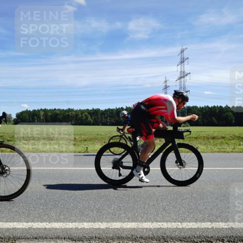 07.09.2025 - 19. Norderstedt Triathlon Michael Burmester http://msf.ph/oto/8844026 07.09.2025 12:43:04 Radfahren 239, 266, 1322 meine-sportfotos.de