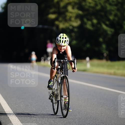 07.09.2025 - 19. Norderstedt Triathlon Michael Burmester http://msf.ph/oto/8844122 07.09.2025 09:43:47 Radfahren 571, 581 meine-sportfotos.de