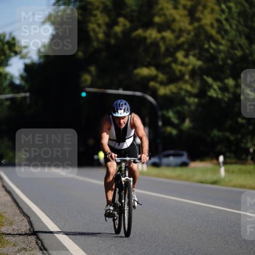 07.09.2025 - 19. Norderstedt Triathlon Michael Burmester http://msf.ph/oto/8844325 07.09.2025 10:27:26 Radfahren 1140 meine-sportfotos.de