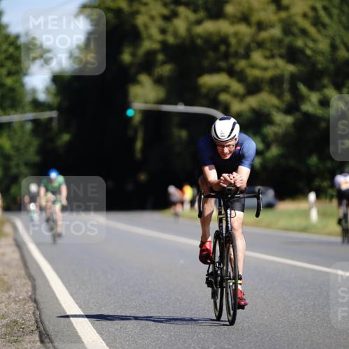 07.09.2025 - 19. Norderstedt Triathlon Michael Burmester http://msf.ph/oto/8845506 07.09.2025 11:05:09 Radfahren 844 meine-sportfotos.de
