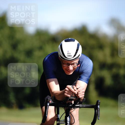 07.09.2025 - 19. Norderstedt Triathlon Michael Burmester http://msf.ph/oto/8845509 07.09.2025 11:05:10 Radfahren 844 meine-sportfotos.de