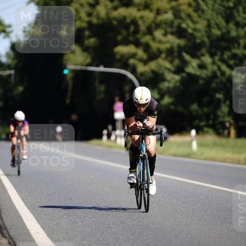 07.09.2025 - 19. Norderstedt Triathlon Michael Burmester http://msf.ph/oto/8845710 07.09.2025 11:07:43 Radfahren 1175, 1186 meine-sportfotos.de