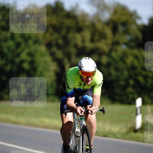 07.09.2025 - 19. Norderstedt Triathlon Michael Burmester http://msf.ph/oto/8845851 07.09.2025 11:10:15 Radfahren 734, 771 meine-sportfotos.de