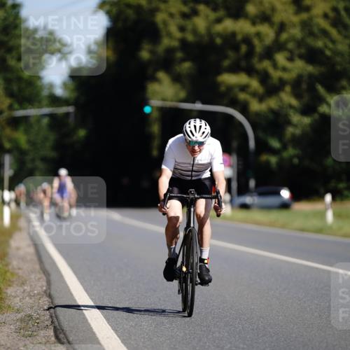 07.09.2025 - 19. Norderstedt Triathlon Michael Burmester http://msf.ph/oto/8846321 07.09.2025 11:15:24 Radfahren 300, 1188, 1394 meine-sportfotos.de