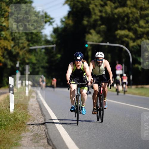 07.09.2025 - 19. Norderstedt Triathlon Michael Burmester http://msf.ph/oto/8846462 07.09.2025 11:16:55 Radfahren 196, 784, 1198 meine-sportfotos.de