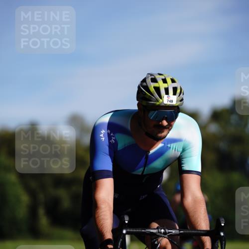 07.09.2025 - 19. Norderstedt Triathlon Michael Burmester http://msf.ph/oto/8846637 07.09.2025 11:19:03 Radfahren 749, 1179, 1208 meine-sportfotos.de