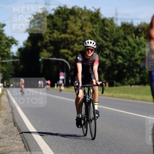 07.09.2025 - 19. Norderstedt Triathlon Michael Burmester http://msf.ph/oto/8846776 07.09.2025 11:21:44 Radfahren 821, 1156 meine-sportfotos.de