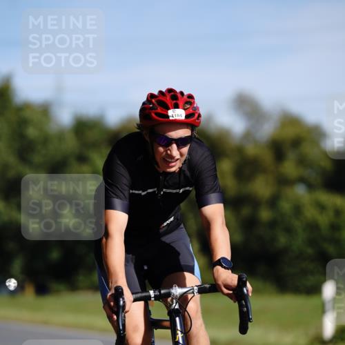 07.09.2025 - 19. Norderstedt Triathlon Michael Burmester http://msf.ph/oto/8846860 07.09.2025 11:22:43 Radfahren 734, 1157, 1184 meine-sportfotos.de