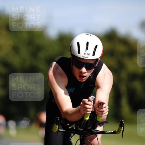 07.09.2025 - 19. Norderstedt Triathlon Michael Burmester http://msf.ph/oto/8846963 07.09.2025 11:24:11 Radfahren 1166, 1194 meine-sportfotos.de
