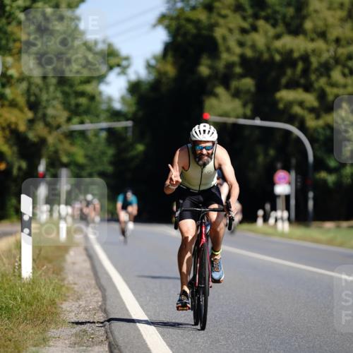 07.09.2025 - 19. Norderstedt Triathlon Michael Burmester http://msf.ph/oto/8847404 07.09.2025 11:27:33 Radfahren 154, 196 meine-sportfotos.de