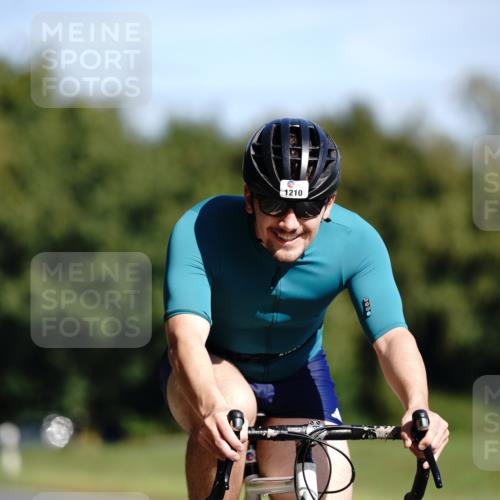 07.09.2025 - 19. Norderstedt Triathlon Michael Burmester http://msf.ph/oto/8847443 07.09.2025 11:27:41 Radfahren 1210 meine-sportfotos.de