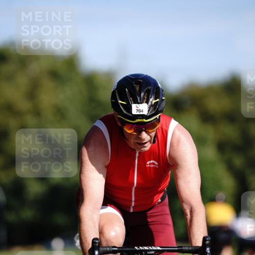 07.09.2025 - 19. Norderstedt Triathlon Michael Burmester http://msf.ph/oto/8847567 07.09.2025 11:28:41 Radfahren 704 meine-sportfotos.de
