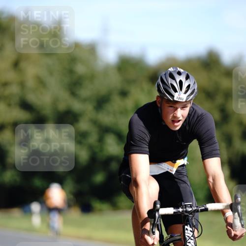 07.09.2025 - 19. Norderstedt Triathlon Michael Burmester http://msf.ph/oto/8847720 07.09.2025 11:29:51 Radfahren 1203 meine-sportfotos.de