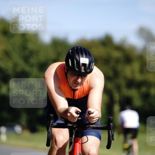 07.09.2025 - 19. Norderstedt Triathlon Michael Burmester http://msf.ph/oto/8848086 07.09.2025 11:34:27 Radfahren 833, 1357 meine-sportfotos.de