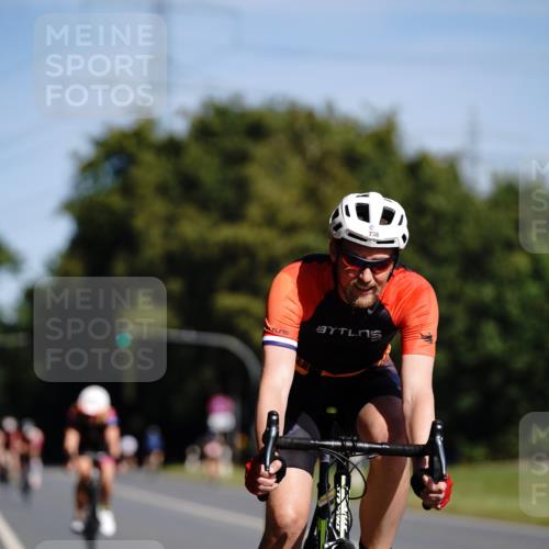 07.09.2025 - 19. Norderstedt Triathlon Michael Burmester http://msf.ph/oto/8848100 07.09.2025 11:34:45 Radfahren 736, 822, 1193 meine-sportfotos.de