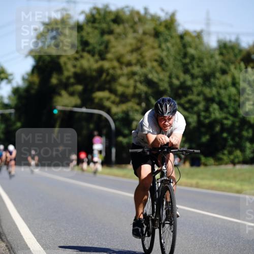 07.09.2025 - 19. Norderstedt Triathlon Michael Burmester http://msf.ph/oto/8848174 07.09.2025 11:35:11 Radfahren 801, 821 meine-sportfotos.de