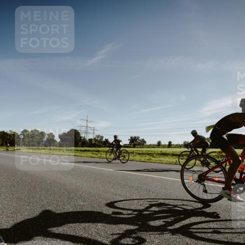 07.09.2025 - 19. Norderstedt Triathlon Michael Burmester http://msf.ph/oto/8849115 07.09.2025 09:37:56 Radfahren 557, 633 meine-sportfotos.de