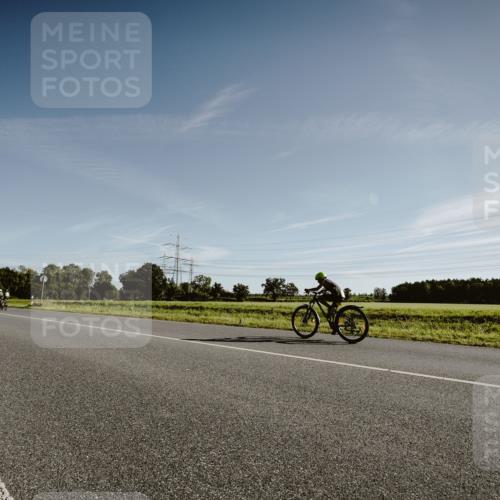 07.09.2025 - 19. Norderstedt Triathlon Michael Burmester http://msf.ph/oto/8849136 07.09.2025 09:38:07 Radfahren 594, 600, 604 meine-sportfotos.de