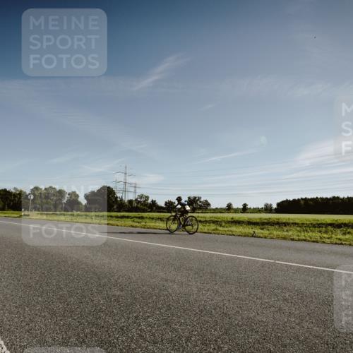 07.09.2025 - 19. Norderstedt Triathlon Michael Burmester http://msf.ph/oto/8849177 07.09.2025 09:38:36 Radfahren 570 meine-sportfotos.de