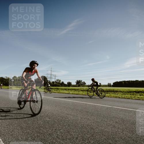 07.09.2025 - 19. Norderstedt Triathlon Michael Burmester http://msf.ph/oto/8849221 07.09.2025 09:39:18 Radfahren 563, 587 meine-sportfotos.de