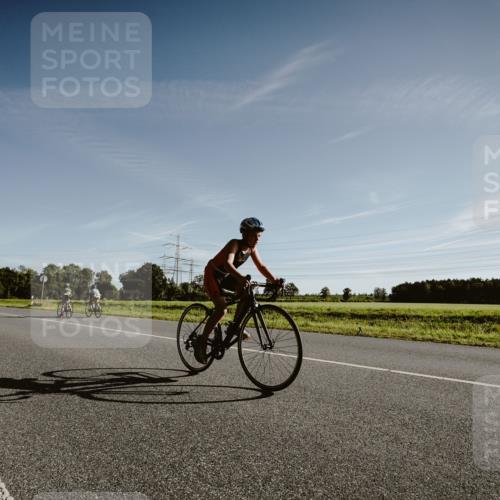 07.09.2025 - 19. Norderstedt Triathlon Michael Burmester http://msf.ph/oto/8849284 07.09.2025 09:40:31 Radfahren 554, 577 meine-sportfotos.de
