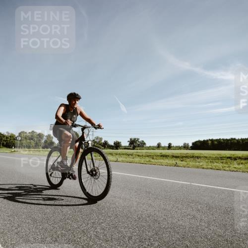 07.09.2025 - 19. Norderstedt Triathlon Michael Burmester http://msf.ph/oto/8849560 07.09.2025 10:29:21 Radfahren 1114 meine-sportfotos.de
