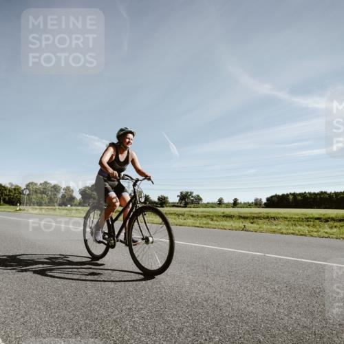 07.09.2025 - 19. Norderstedt Triathlon Michael Burmester http://msf.ph/oto/8849580 07.09.2025 10:29:42 Radfahren 1146 meine-sportfotos.de