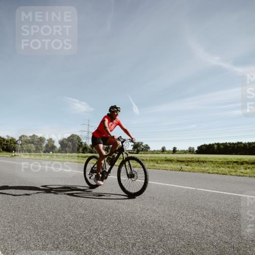 07.09.2025 - 19. Norderstedt Triathlon Michael Burmester http://msf.ph/oto/8849616 07.09.2025 10:30:45 Radfahren 1137 meine-sportfotos.de