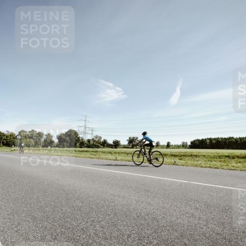 07.09.2025 - 19. Norderstedt Triathlon Michael Burmester http://msf.ph/oto/8849812 07.09.2025 10:36:28 Radfahren 645, 664 meine-sportfotos.de