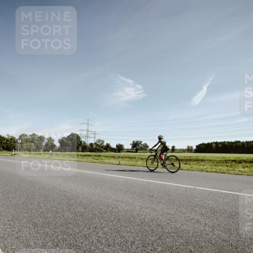 07.09.2025 - 19. Norderstedt Triathlon Michael Burmester http://msf.ph/oto/8849875 07.09.2025 10:38:20 Radfahren 112, 672, 690 meine-sportfotos.de