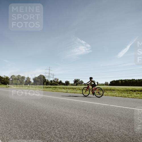 07.09.2025 - 19. Norderstedt Triathlon Michael Burmester http://msf.ph/oto/8849935 07.09.2025 10:40:06 Radfahren  meine-sportfotos.de