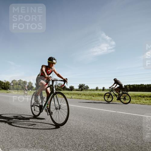 07.09.2025 - 19. Norderstedt Triathlon Michael Burmester http://msf.ph/oto/8850037 07.09.2025 10:42:35 Radfahren 107, 674, 689 meine-sportfotos.de