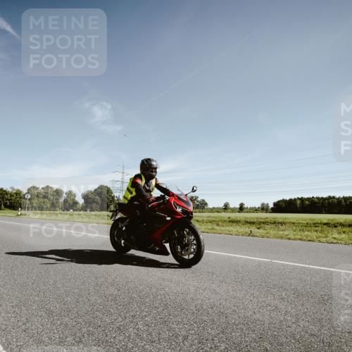 07.09.2025 - 19. Norderstedt Triathlon Michael Burmester http://msf.ph/oto/8850198 07.09.2025 10:54:02 Radfahren  meine-sportfotos.de