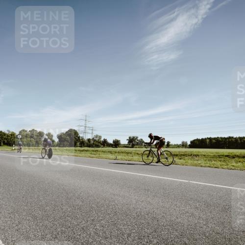 07.09.2025 - 19. Norderstedt Triathlon Michael Burmester http://msf.ph/oto/8850258 07.09.2025 11:03:25 Radfahren 1180 meine-sportfotos.de