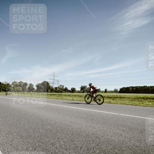 07.09.2025 - 19. Norderstedt Triathlon Michael Burmester http://msf.ph/oto/8850384 07.09.2025 11:06:29 Radfahren 196, 200, 1189, 1198 meine-sportfotos.de