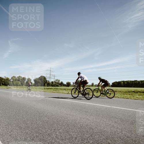 07.09.2025 - 19. Norderstedt Triathlon Michael Burmester http://msf.ph/oto/8850470 07.09.2025 11:07:50 Radfahren 1177 meine-sportfotos.de