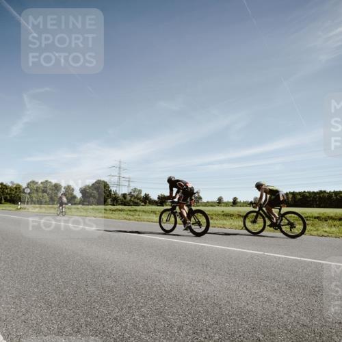 07.09.2025 - 19. Norderstedt Triathlon Michael Burmester http://msf.ph/oto/8850491 07.09.2025 11:08:21 Radfahren 821, 1164, 1170 meine-sportfotos.de