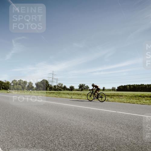07.09.2025 - 19. Norderstedt Triathlon Michael Burmester http://msf.ph/oto/8850570 07.09.2025 11:09:02 Radfahren 284 meine-sportfotos.de