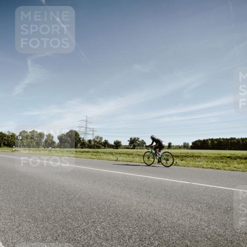 07.09.2025 - 19. Norderstedt Triathlon Michael Burmester http://msf.ph/oto/8850660 07.09.2025 11:10:27 Radfahren 833 meine-sportfotos.de