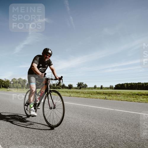 07.09.2025 - 19. Norderstedt Triathlon Michael Burmester http://msf.ph/oto/8850930 07.09.2025 11:13:34 Radfahren 796, 806 meine-sportfotos.de