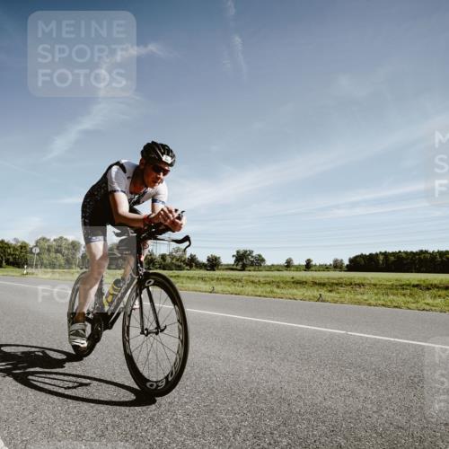 07.09.2025 - 19. Norderstedt Triathlon Michael Burmester http://msf.ph/oto/8850985 07.09.2025 11:14:20 Radfahren 296, 1355 meine-sportfotos.de